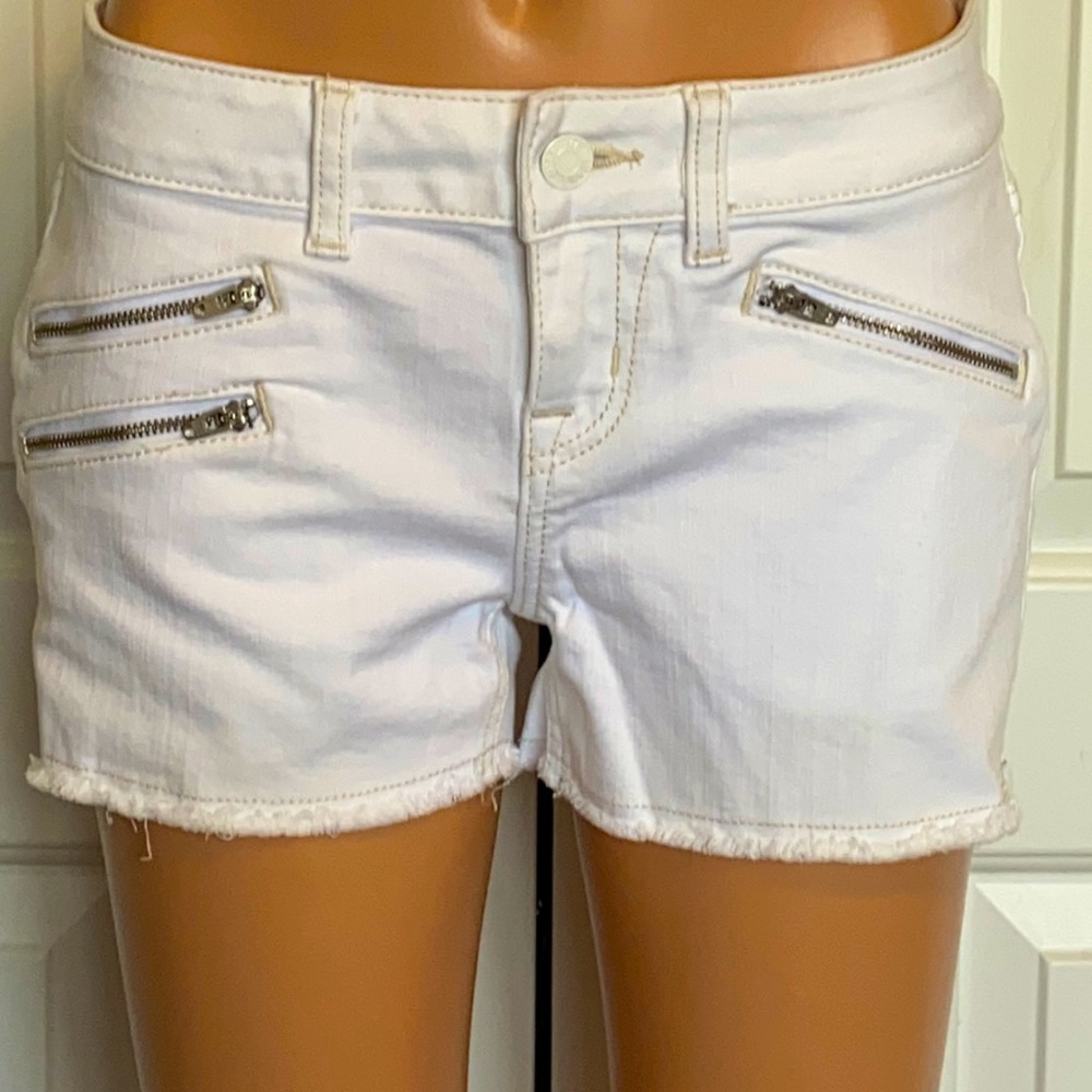 MISS ME MID-RISE TRIPLE FRONT ZIPPER SHORTS
